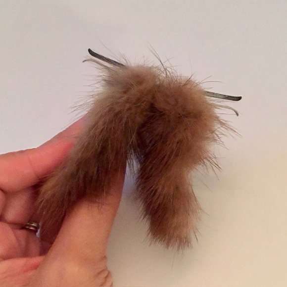 HOLD FOR LENORA Authentic and Rare Vintage Red Fur Shoe Clip Bow Tie • - Picture 6 of 7